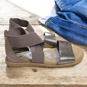 Sorel Ella III Sandal With Elastic Ankle Strap & Metallic Detail  Size 6  Taupe/